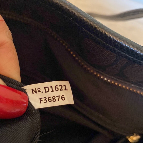 City Zip Tote In Signature Canvas Preloved SOLD - Picture 9 of 16